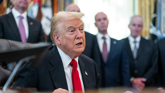 Трамп признался, что наблюдал за торжествами ко Дню Победы в России