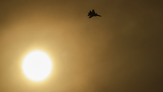 V Kareliji strmoglavilo letalo Su-30, oba pilota umrla