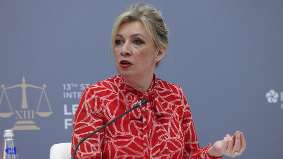 Захарова объяснила активизацию Зеленского на международной арене