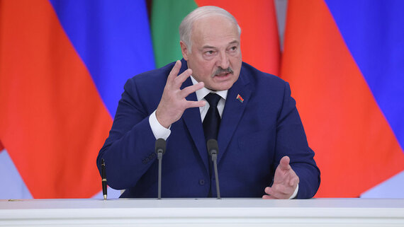 Лукашенко предостерег Зеленского на фоне коррупционного скандала на Украине