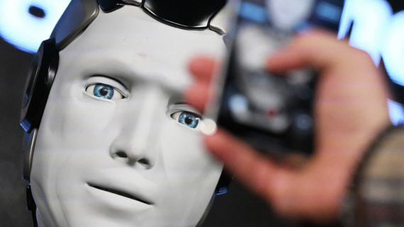 Близкие к Кремлю политологи оценили влияние ИИ на общественную жизнь