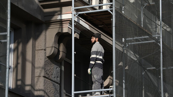 МВД раскрыло схему легализации мигрантов через регистрацию в хостелах Петербурга