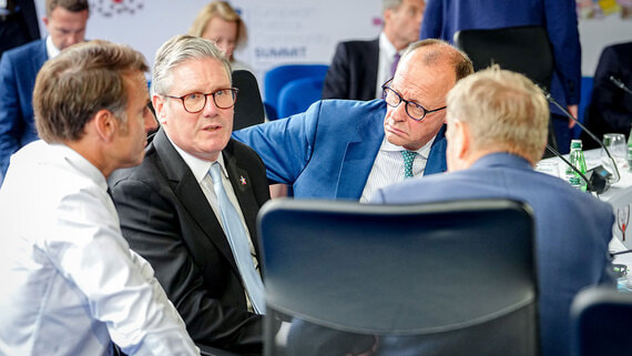 Мерц, Макрон и Стармер провели телефонный разговор с Зеленским