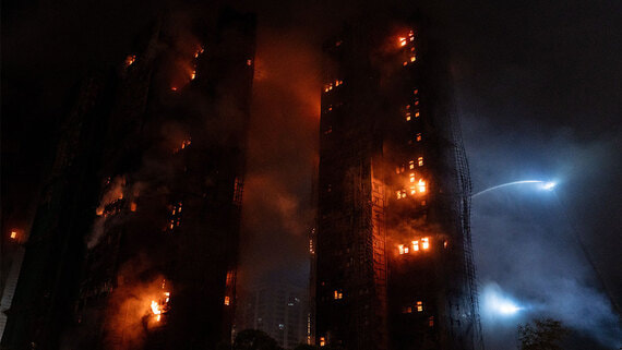 Число погибших при пожаре в Гонконге выросло до 36
