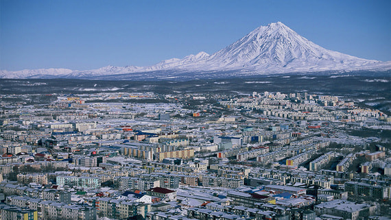 Вулкан Безымянный на Камчатке выбросил пепел на высоту в 10 км над уровнем моря