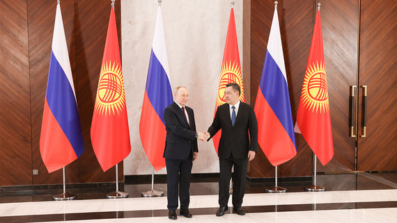 Как в Киргизии проходят переговоры Владимира Путина и Садыра Жапарова