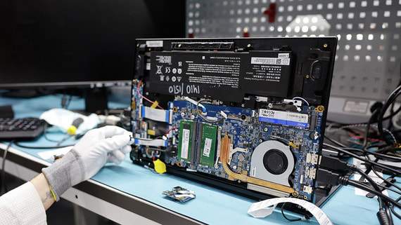 V Rusiji bi lahko uvedli tehnološki davek na pametne telefone in prenosnike