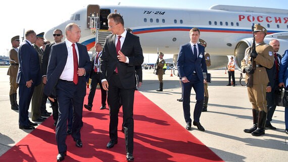 Сийярто рассказал об уверенности РФ в том, что саммит с США пройдет в Венгрии