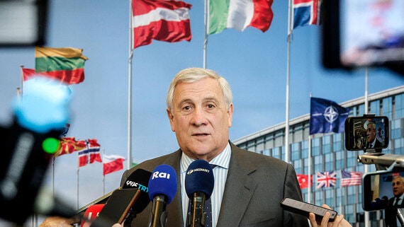 Bloomberg: Рим изменил позицию по закупкам оружия для Киева