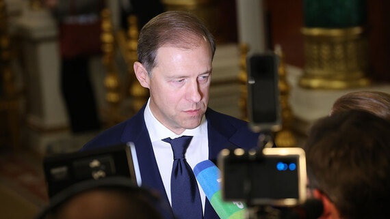 Мантуров: РФ готова работать с Индией в сфере гражданской авиации