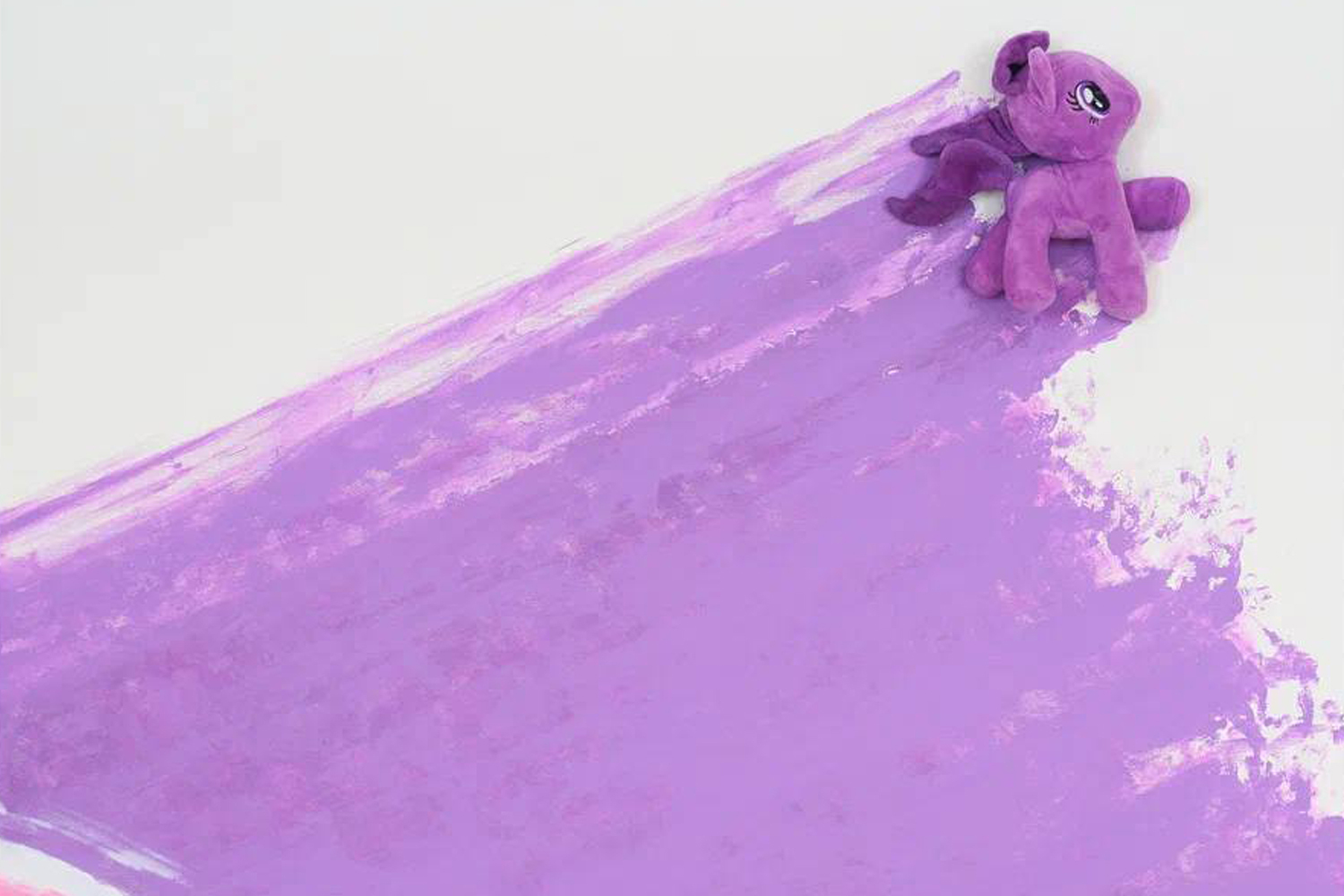 Т-Инвестиции токенизировали 14 картин современного искусства