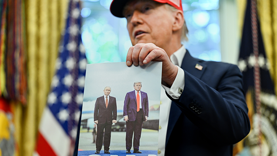 Ушаков рассказал подробности телефонного разговора Путина и Трампа