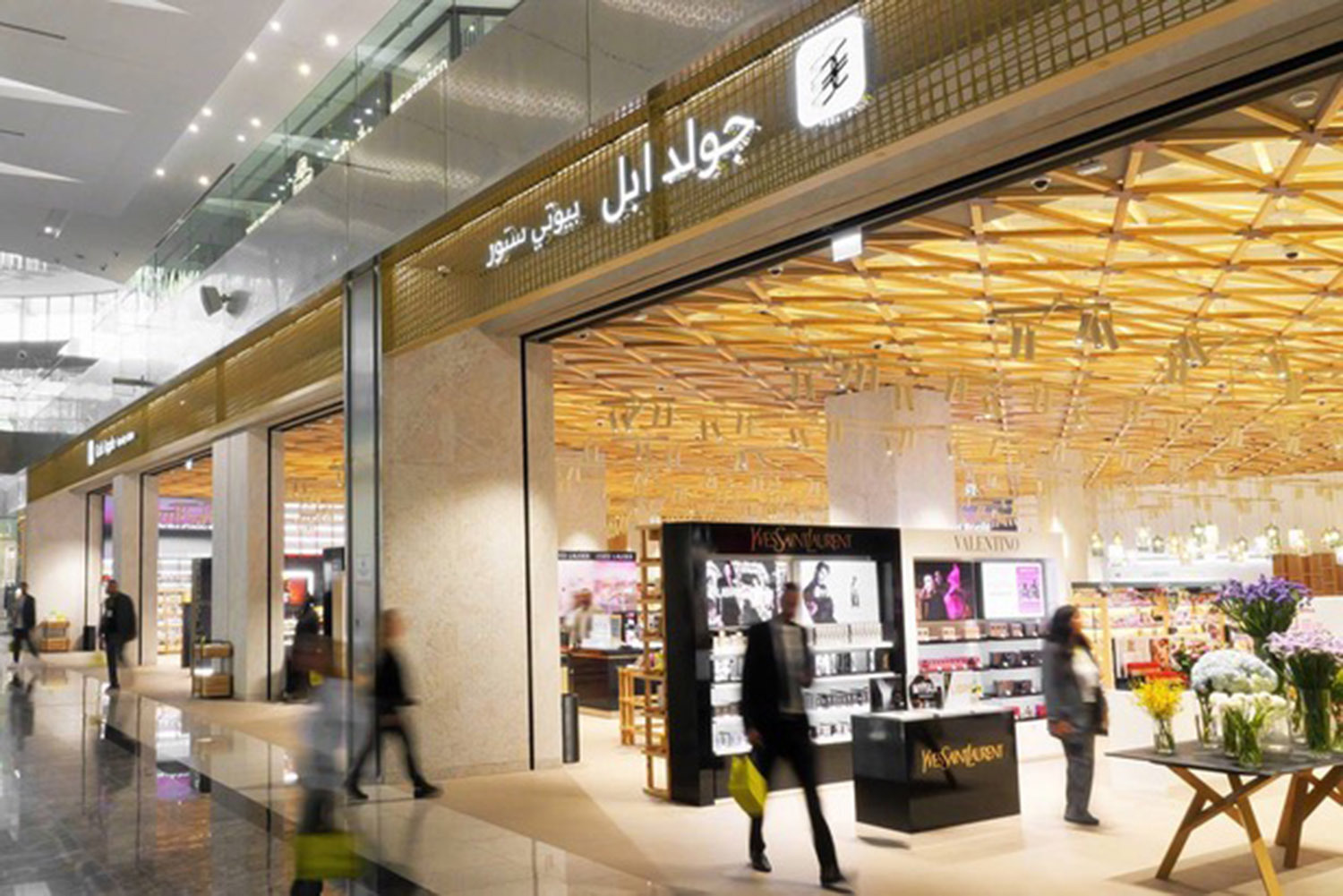 Офлайн-магазин компании в Дохе