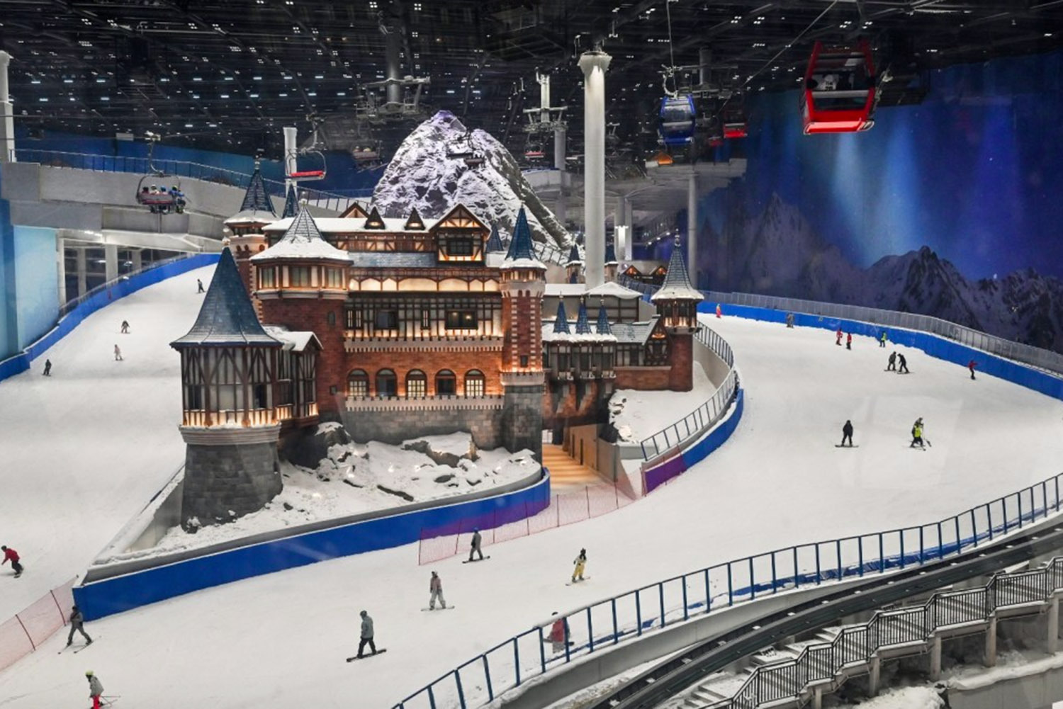 Горнолыжный курорт L*Snow работает круглогодично в любую погоду