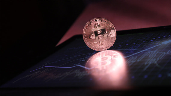 Биткойн опустился ниже $65 000 впервые с октября 2024 года