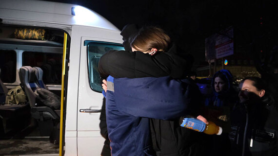 Возвращенные с Украины россияне прибыли в Курск