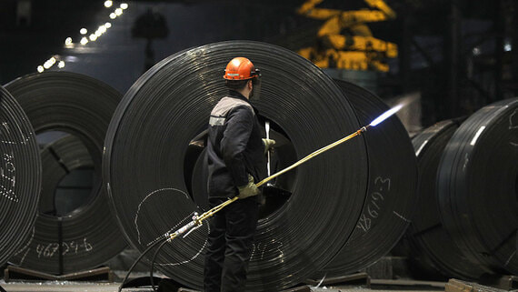 Выпуск стали в России в январе снизился на 5%