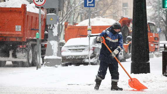 Девять россиян погибли за неделю в результате схода снега с крыш