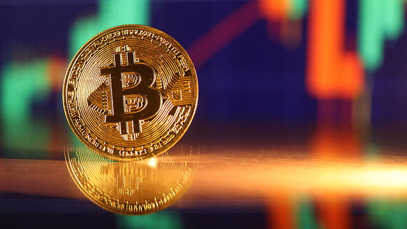 Костин призвал ускорить легализацию криптовалют в России