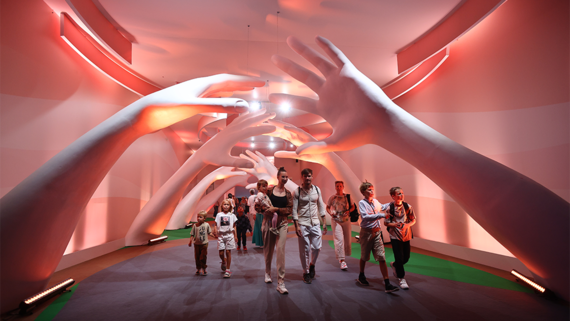 Путин утвердил сохранение пособий многодетных семей при росте доходов до 10%