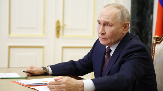 Путин подписал закон о приостановке услуг связи операторами по требованию ФСБ