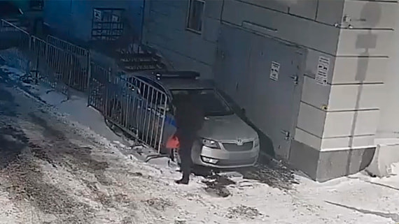 В Москве задержаны два человека из-за поджога полицейских машин