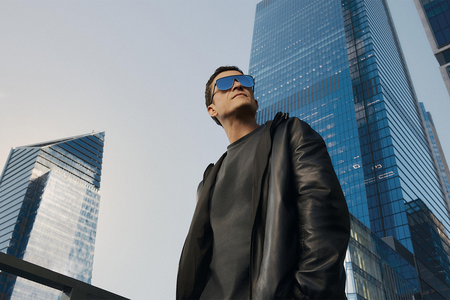 Новая коллаборация Porsche Design: очки Targa и кожаная куртка от Орландо Блума