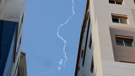 Иран запустил сверхтяжелую ракету в сторону американских баз