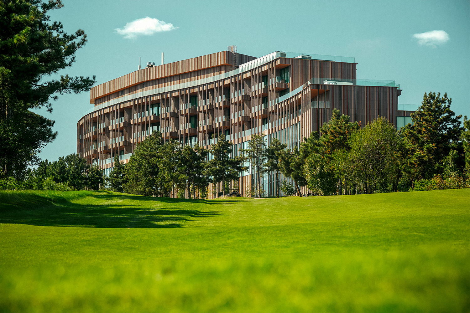 Точка сверху: отель и гольф-клуб Paragraph Golf & Spa Tabori в Тбилиси