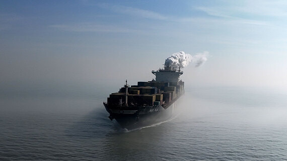 Водный тупик: громкие случаи блокировок судоходства в проливах и каналах