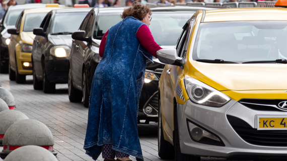 Минпромторг включил в перечень авто для такси модели «Москвича», UMO и Sollers