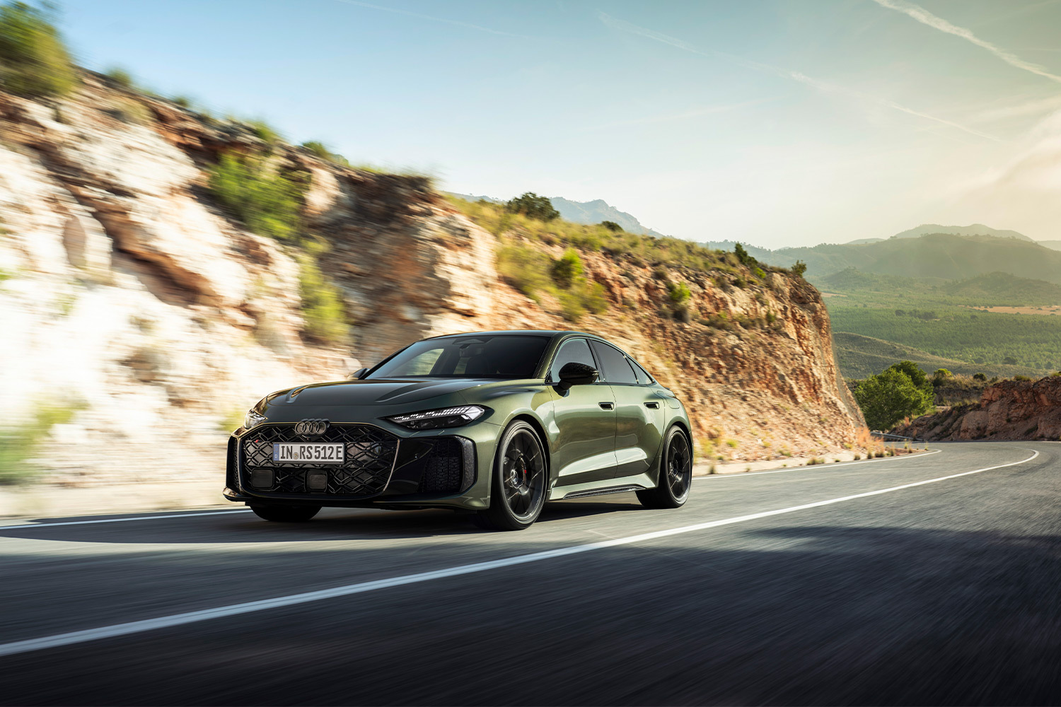 Больше 1000 км на Denza Z9 GT: рекорд автономности электромобилей