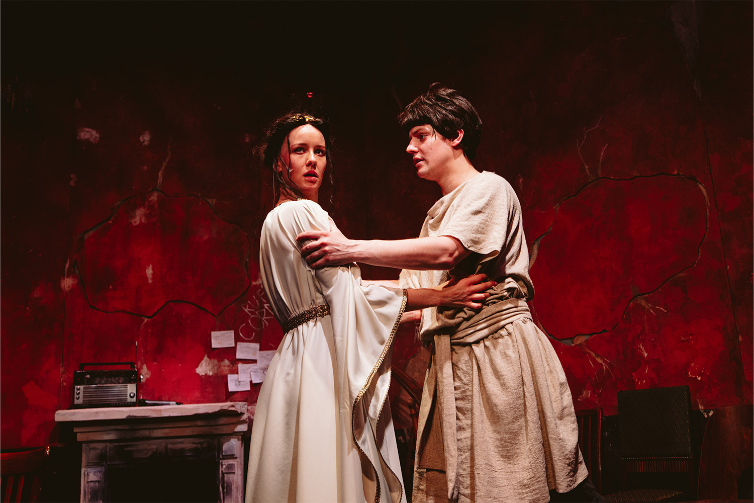 Машина времени: спектакль «Помпеи» в камерном театре «Внутри»