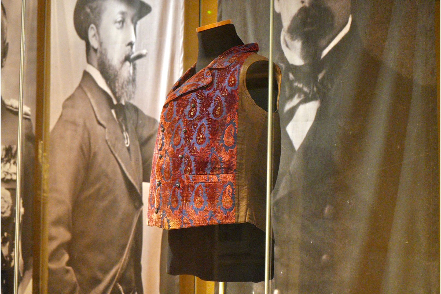 Код джентльмена: как одежда, аксессуары и украшения рассказывают о владельце