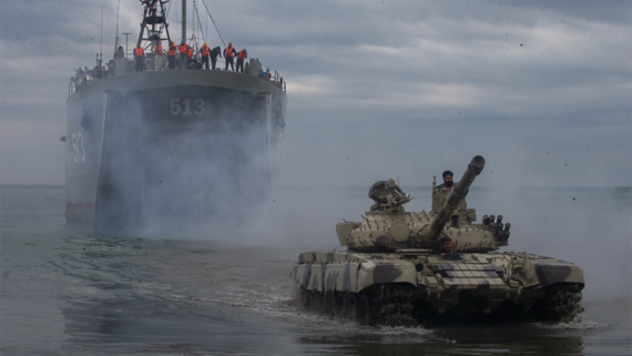 CNN подтвердил начало минирования Ираном Ормузского пролива