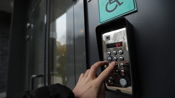 В МВД рассказали о схеме мошенников с «заменой домофона»