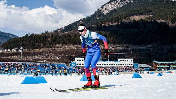 Российская лыжница Багиян выиграла золотую медаль на Паралимпиаде в Италии