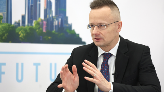 Сийярто: Венгрия не пляшет под дудку Зеленского в отличие от стран Балтии