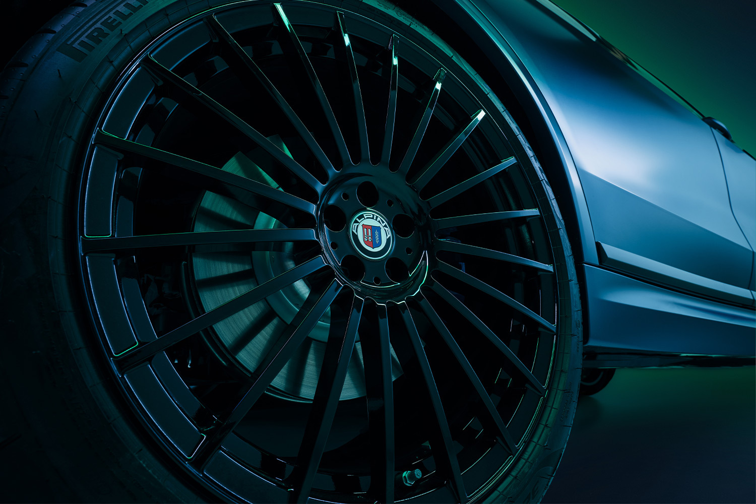 BMW прощается с Alpina: выпущена финальная партия кроссоверов XB7