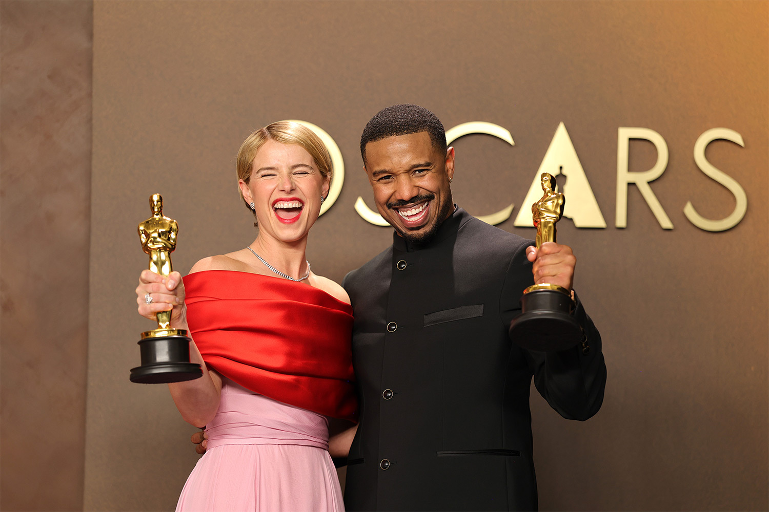 «Оскар-2026»: победители церемонии и лучшие образы красной дорожки