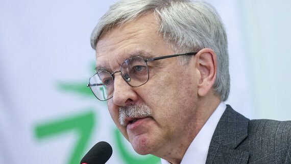 Петербургского депутата Шишлова обвинили в демонстрации запрещенной символики