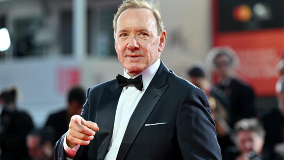 Кевин Спейси урегулировал три иска о сексуальных домогательствах