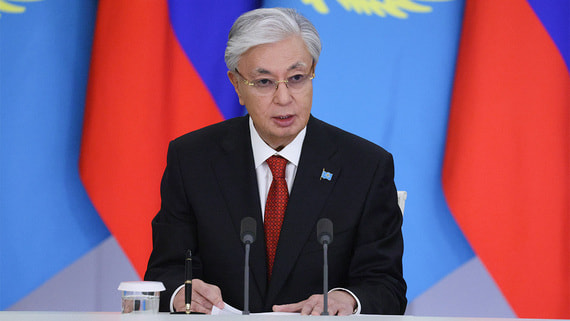 Путин поздравил Токаева с успешным принятием новой конституции