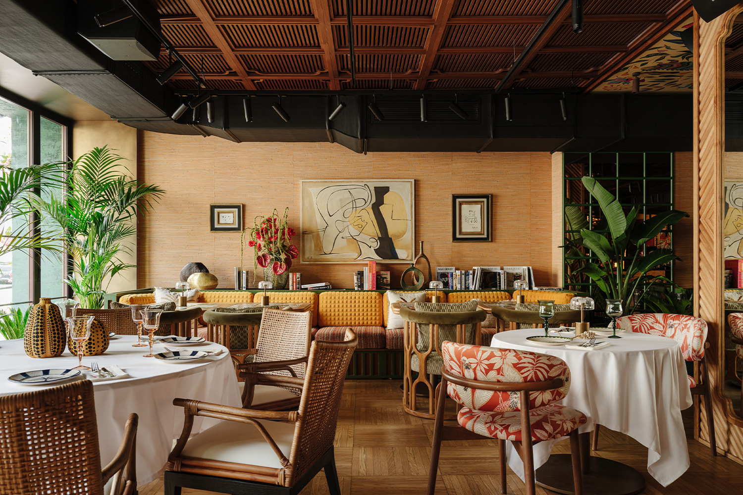 El Pimpi: Испания с характером и мясной историей