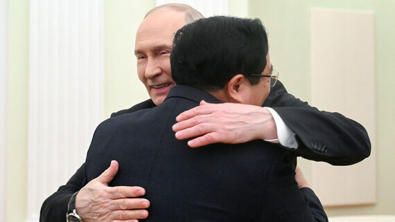 Путин встретился в Кремле с премьер-министром Вьетнама Фам Минь Тинем