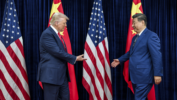 Трамп отложил встречу с Си Цзиньпином до середины мая