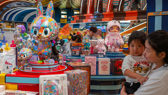 Акции производителя Лабубу обвалились из-за сильной зависимости от игрушки