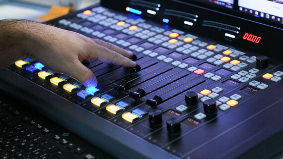 Суд оштрафовал радио Studio 21 на 500 000 рублей за песню рэпера Rocket