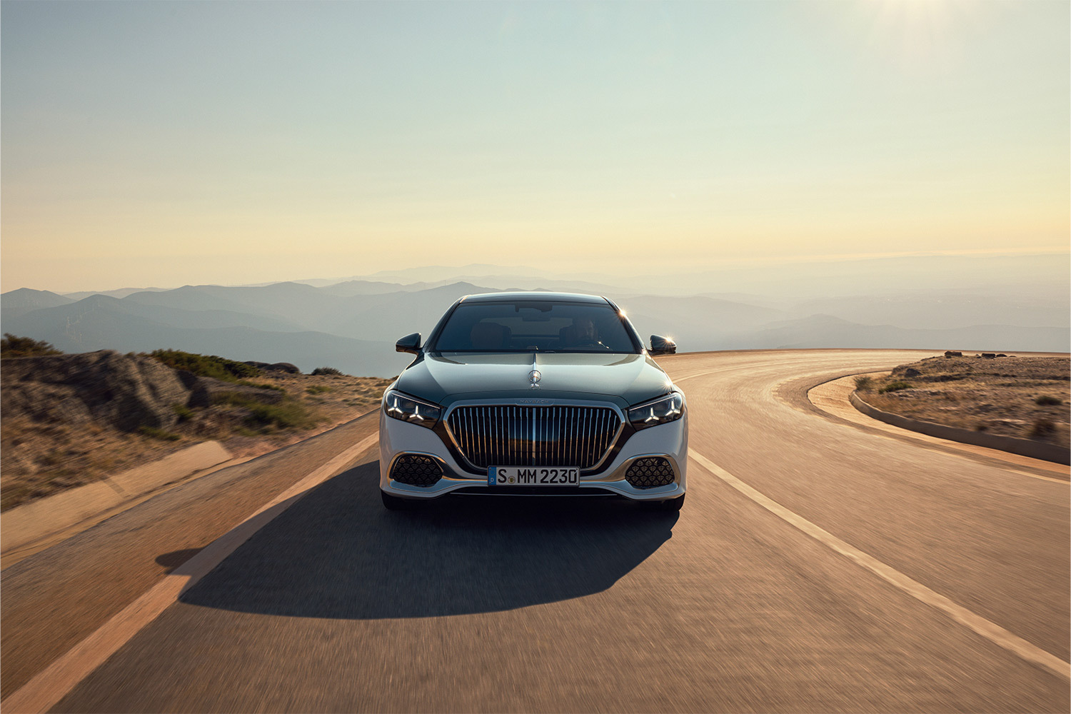 Mercedes обновил седан Maybach: больше диодов и вторсырья