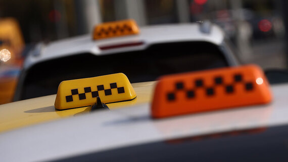 В ГД указали на проблему штрафов для такси за высадку пассажиров на остановках